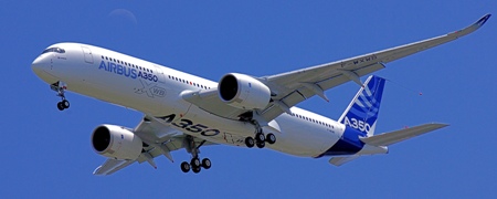 Der Airbus A350 ist ein zweistrahliges Langstrecken-Großraumflugzeug des europäischen Flugzeugherstellers.